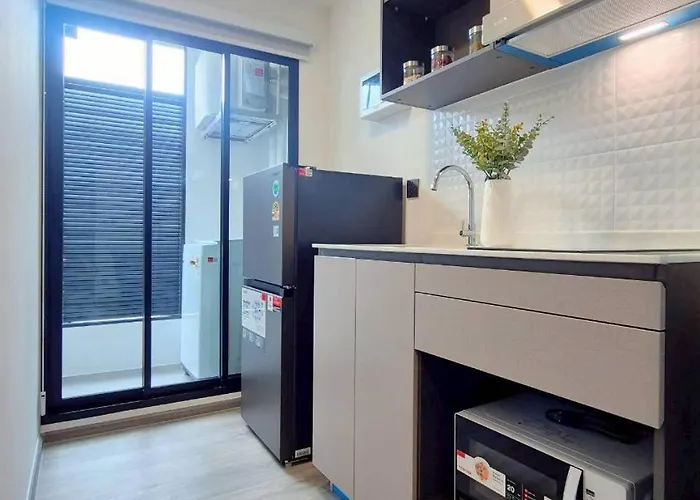 A Bright With Pool, Gym & Balcony * بانكوك