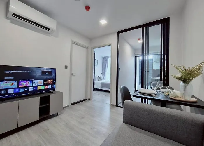 شقة A Bright With Pool, Gym & Balcony بانكوك